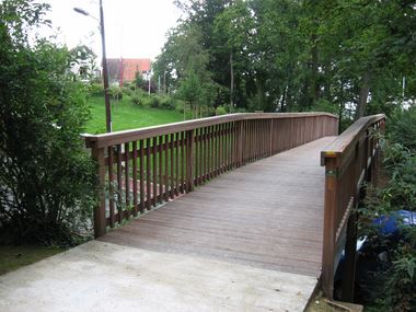 Passerelle mixte bois / métal Passerelle mixte bois / métal